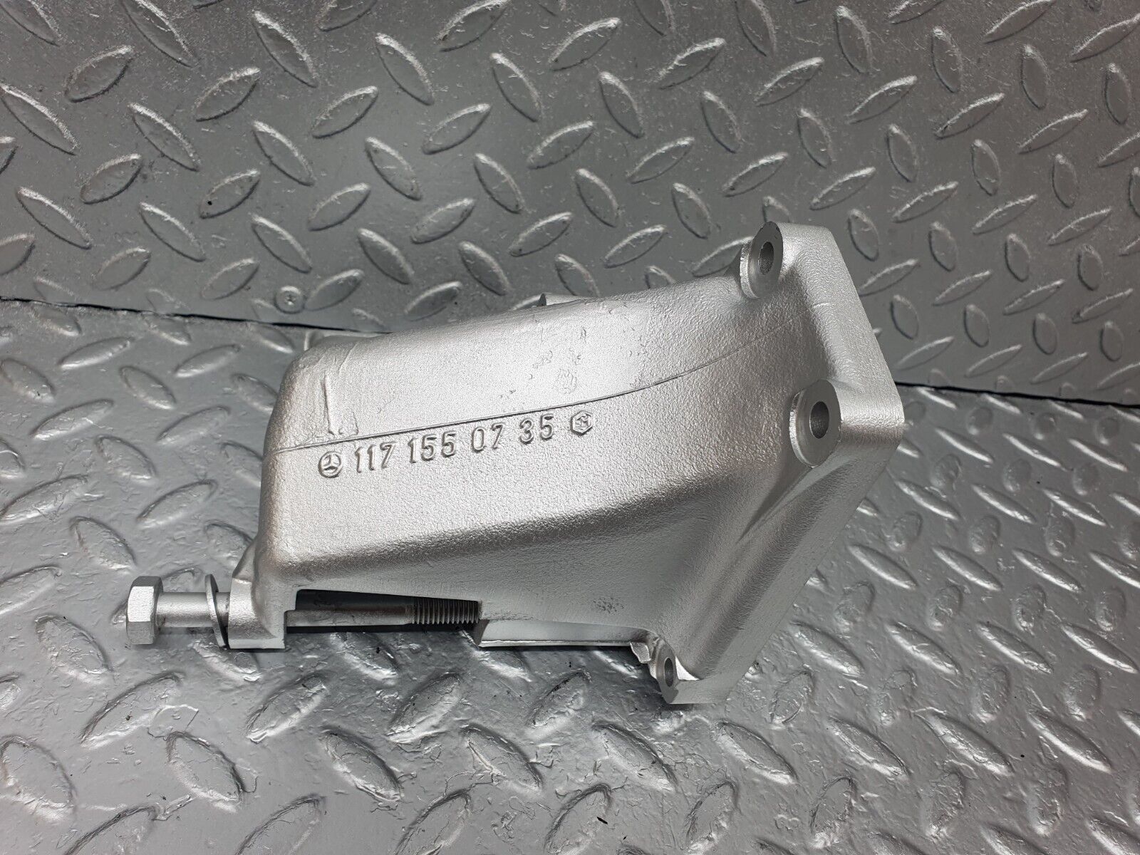 43602 Mercedes-Benz C126 380SEC Coupe Alternator Generator Bracket 1171550735