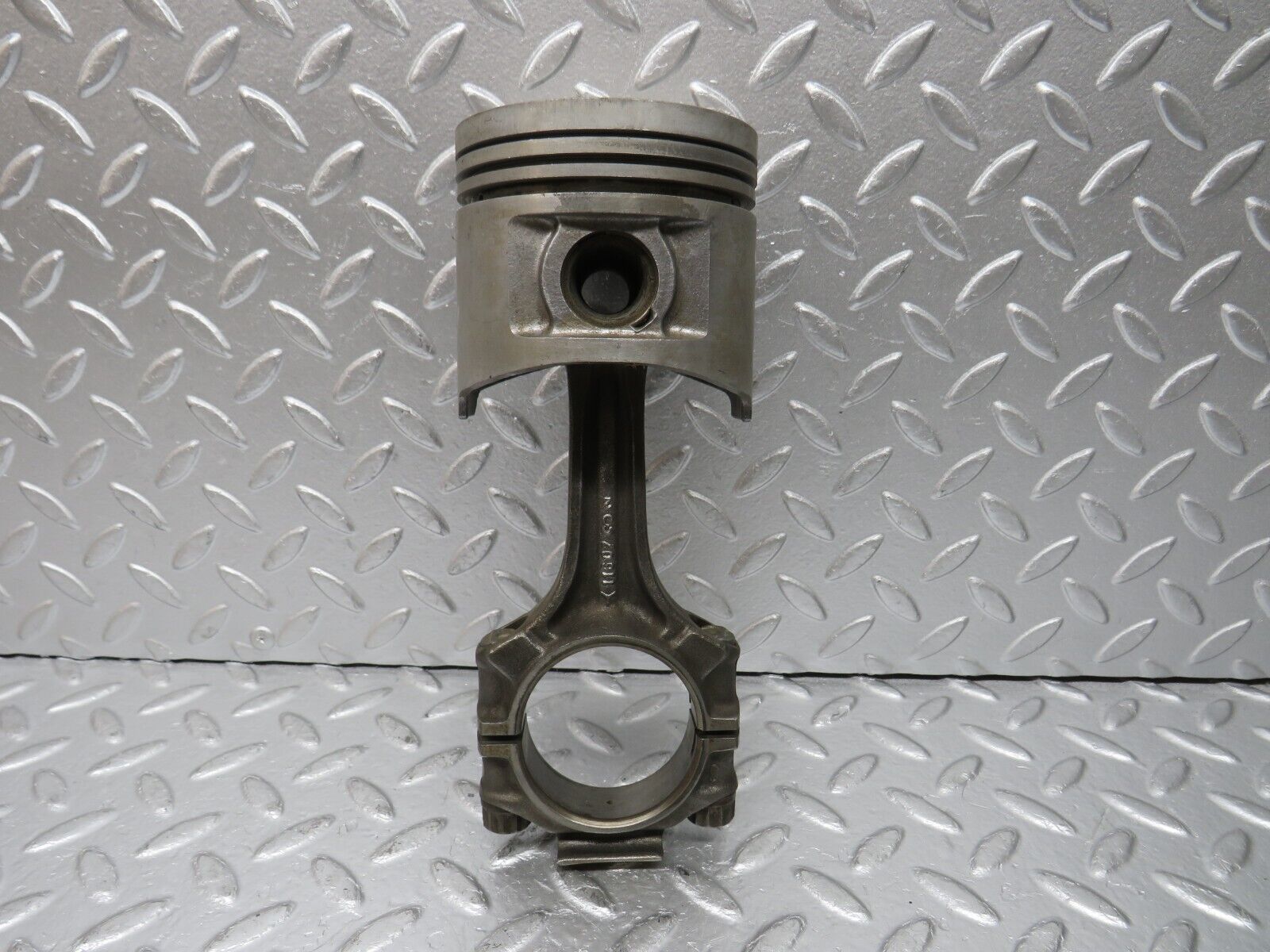 32775 Mercedes-Benz C107 R107 350 V8 Piston With Connecting Rod 92mm 11607