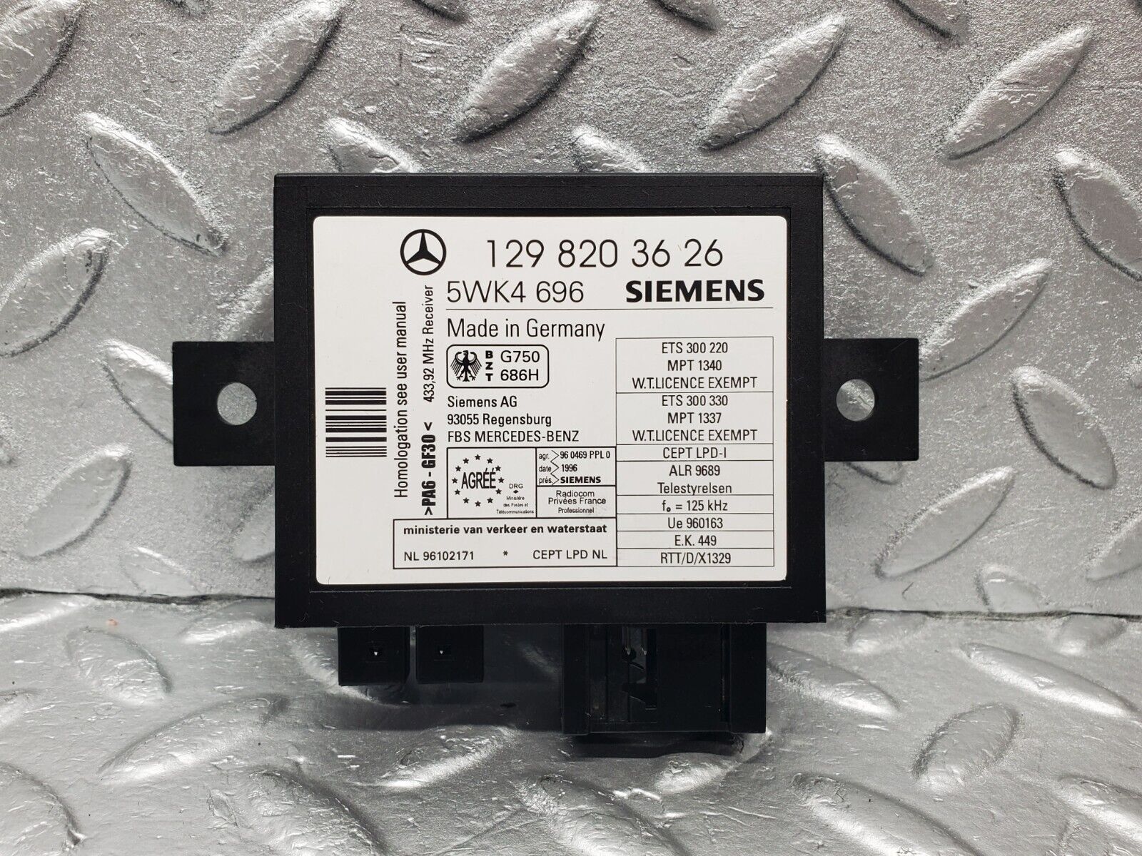 46825 Mercedes-Benz R129 320SL Coupe Immobiliser Control Unit Siemens 1298203626