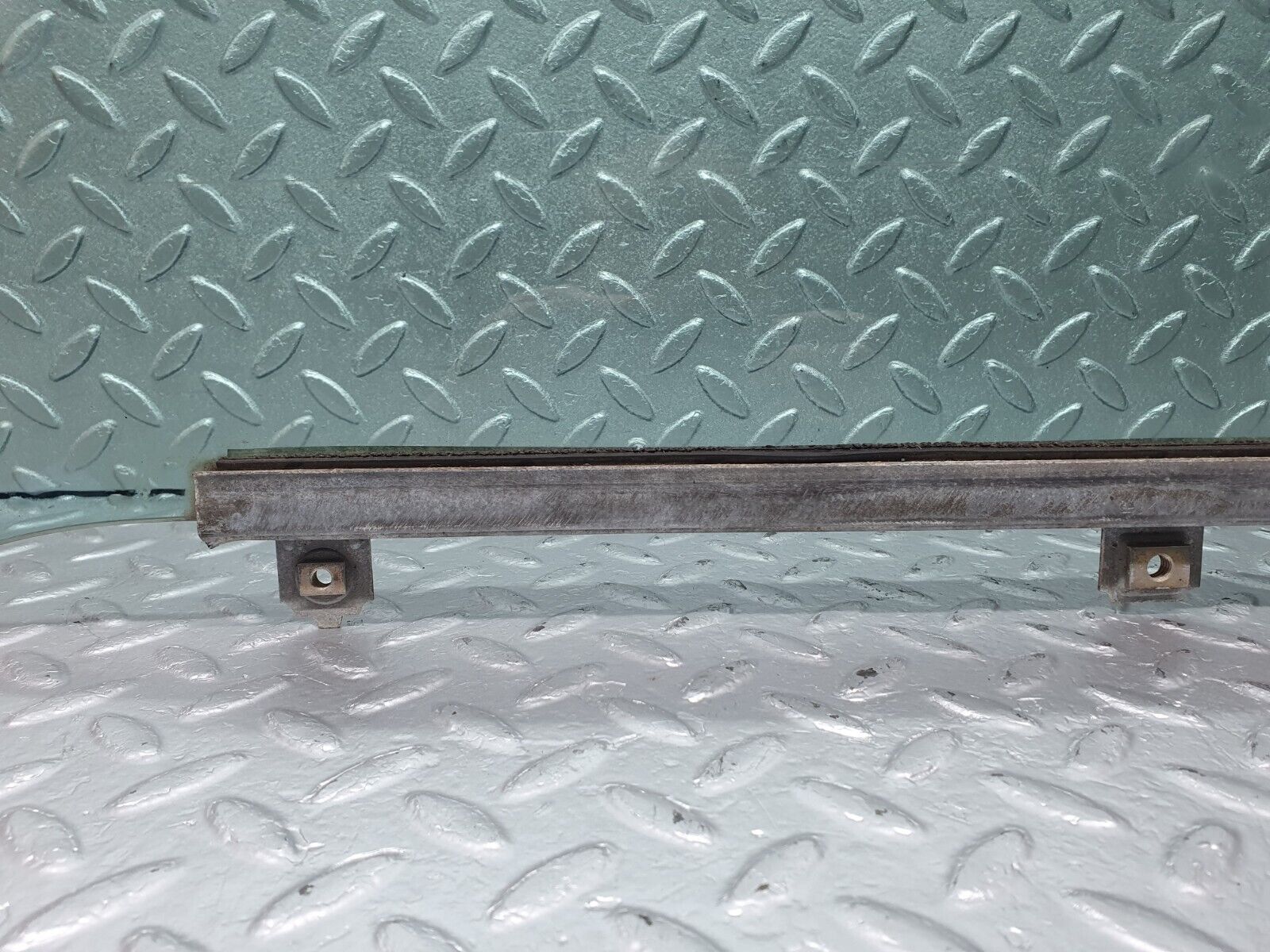 42411 Mercedes-Benz R129 320SL Coupe Left Door Window Glass