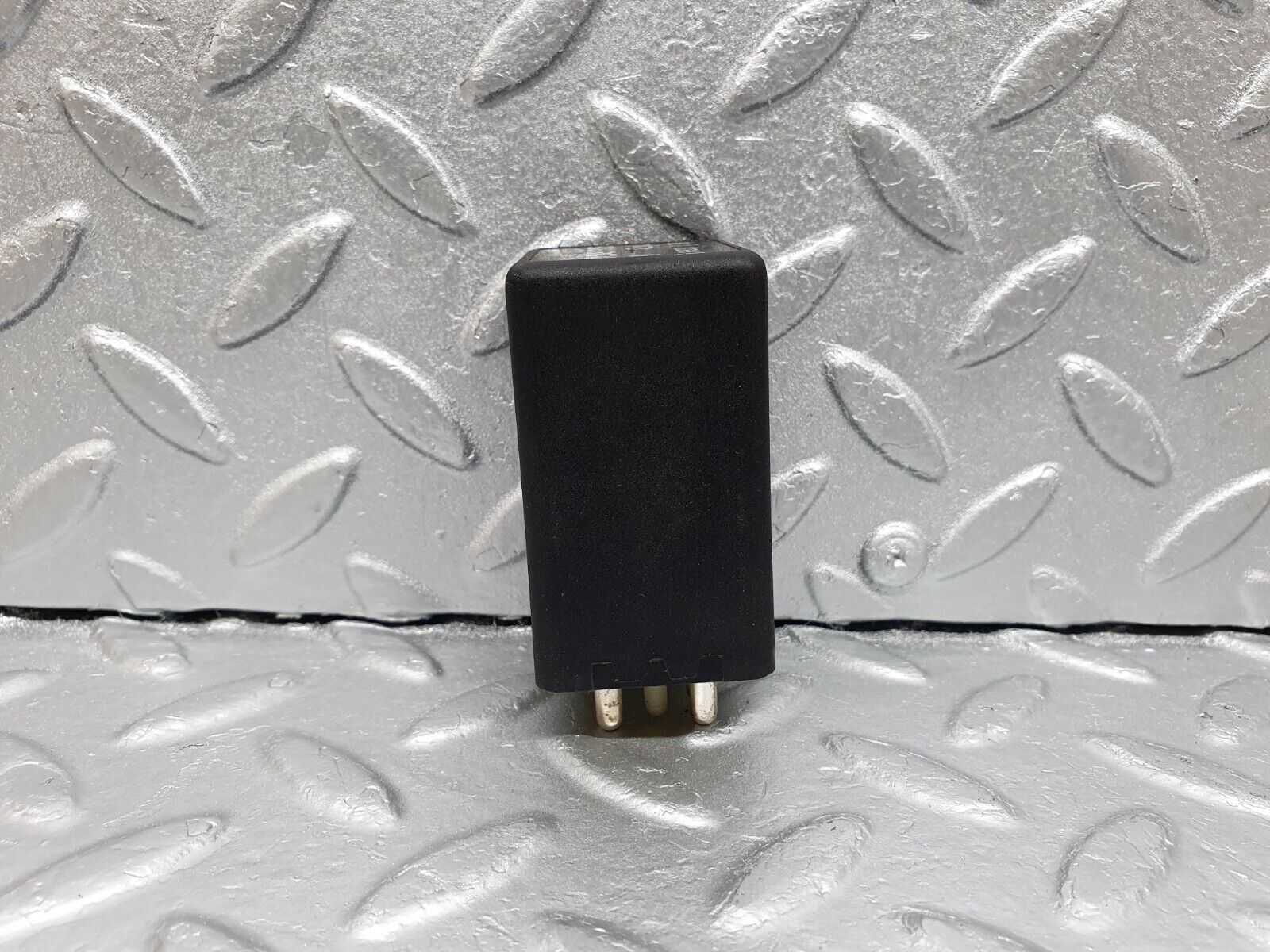 41639 Mercedes-Benz W124 200E Multi Purpose Relay 0015457305