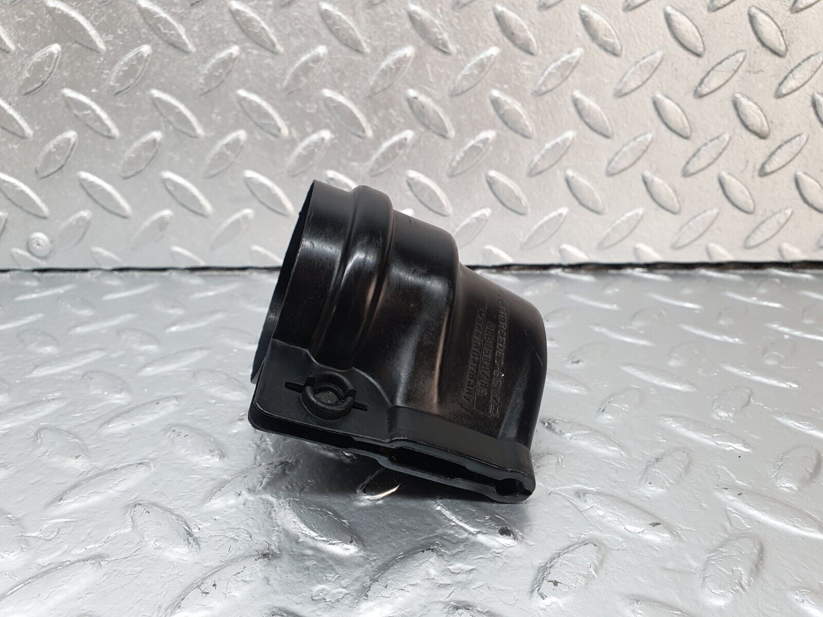 42887 Mercedes-Benz W201 190 2.0L Ignition Coil Protective Cap 0001581785