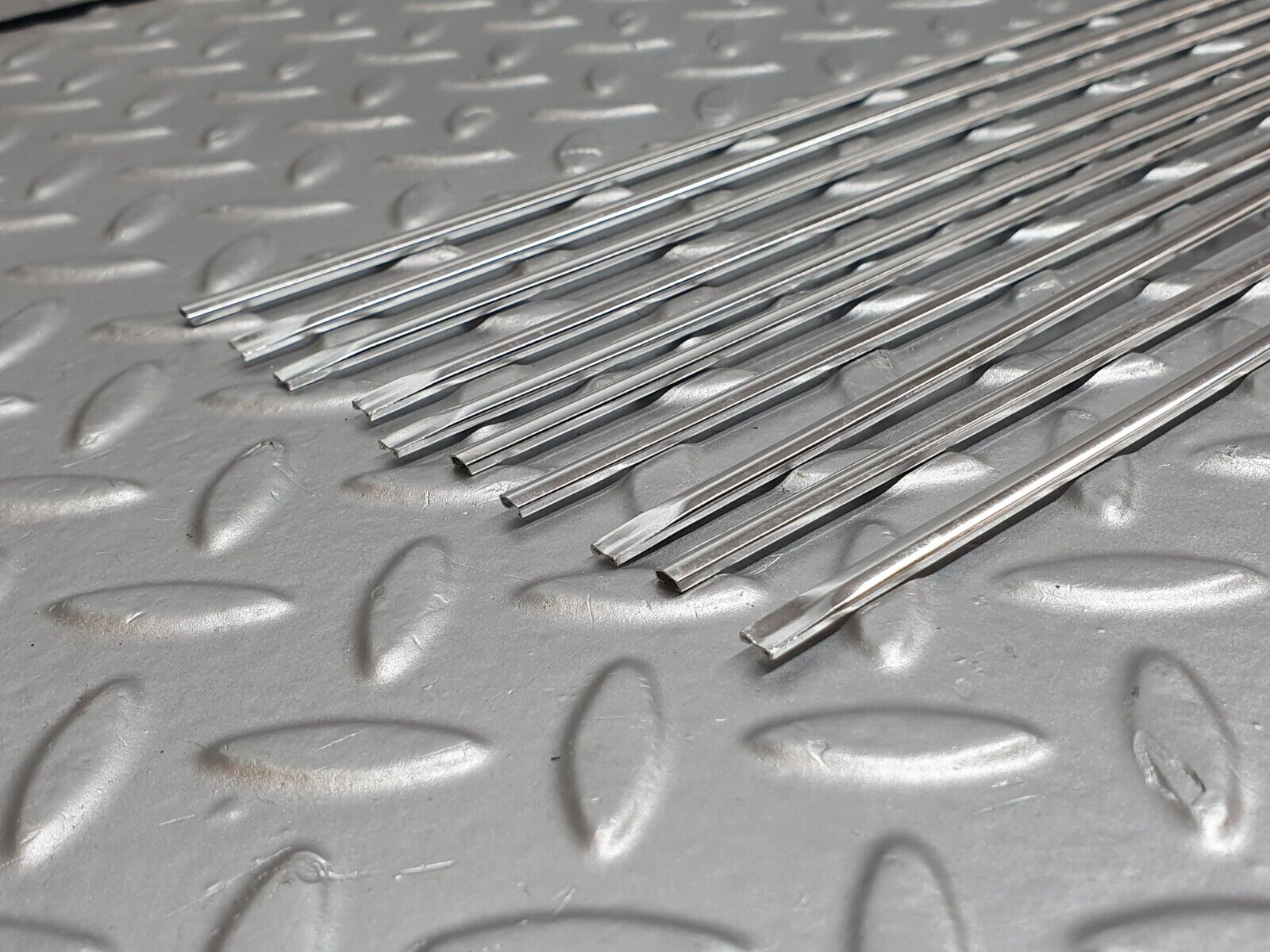 43450 Mercedes-Benz W108 280SE Bonnet Chrome Grill Moulding Trims 1088880122