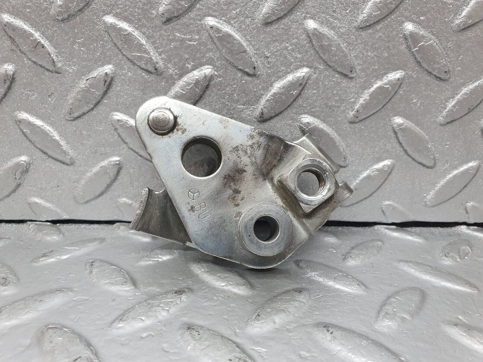 44167 Mercedes-Benz C123 230CE Coupe Front Right Seat Belt Bracket