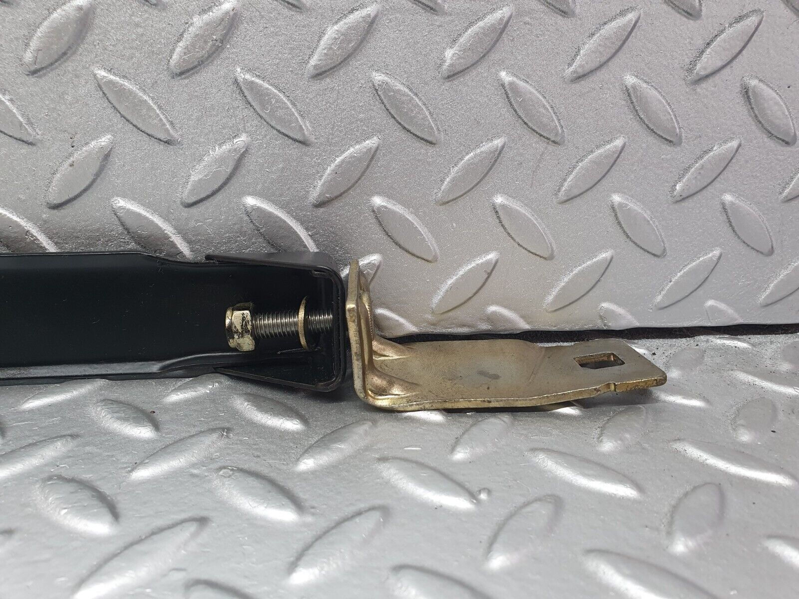 42912 Mercedes-Benz W201 190 2.0L Fuel Tank Tightening Strap 2014700040