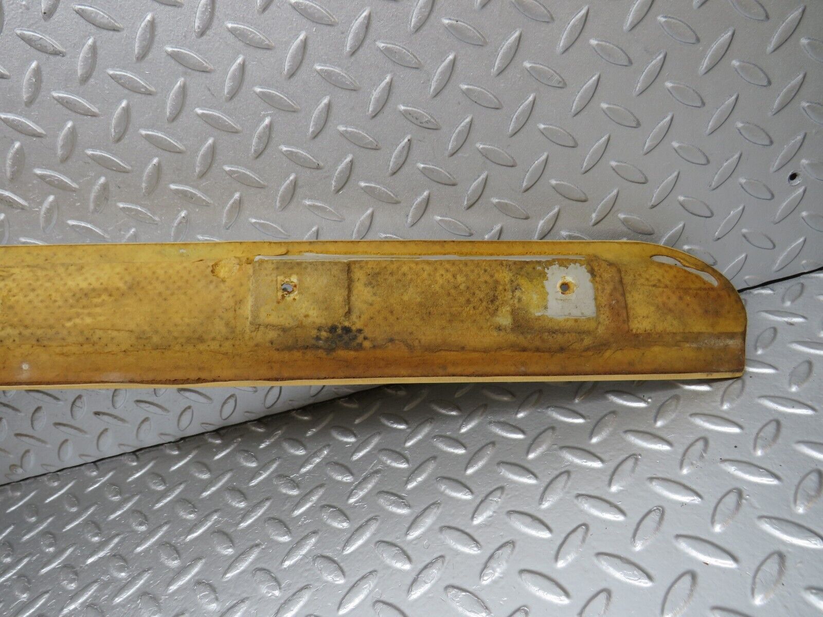 39841 Mercedes-Benz R107 350SL Hardtop C Pillar Cover Right Side Cream