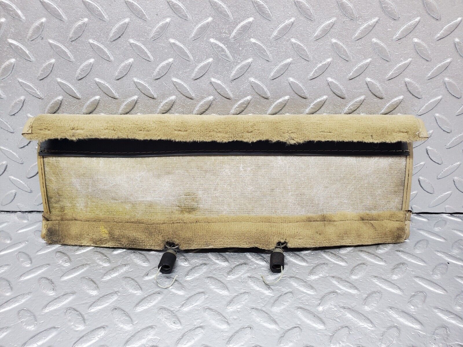 45859 Mercedes-Benz W126 420SE Front Left Seat Under Cover Beige