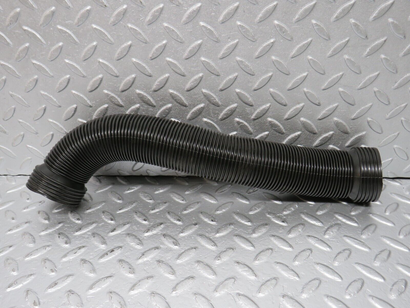 39905 Mercedes-Benz R107 350SL Air Duct Pipe Hose