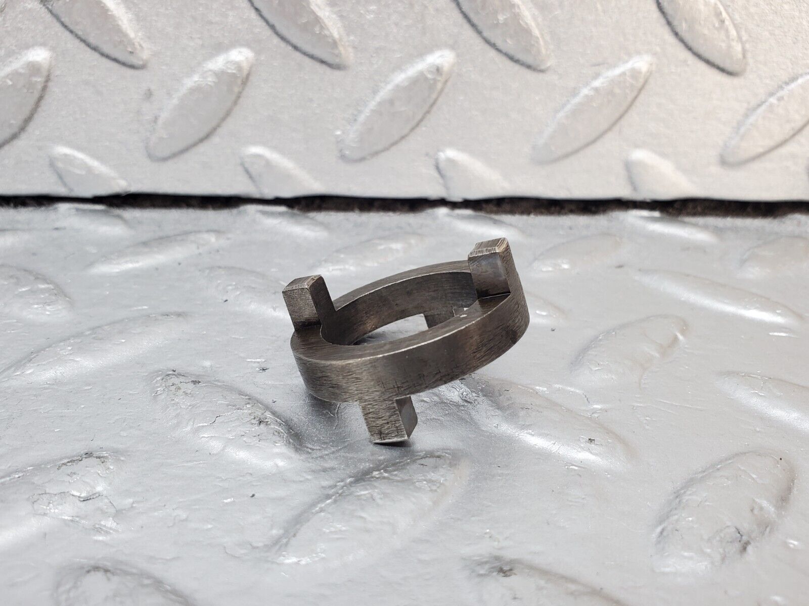 45359 Mercedes-Benz 280E M110.983 Ignition Distributor Housing 1101580215