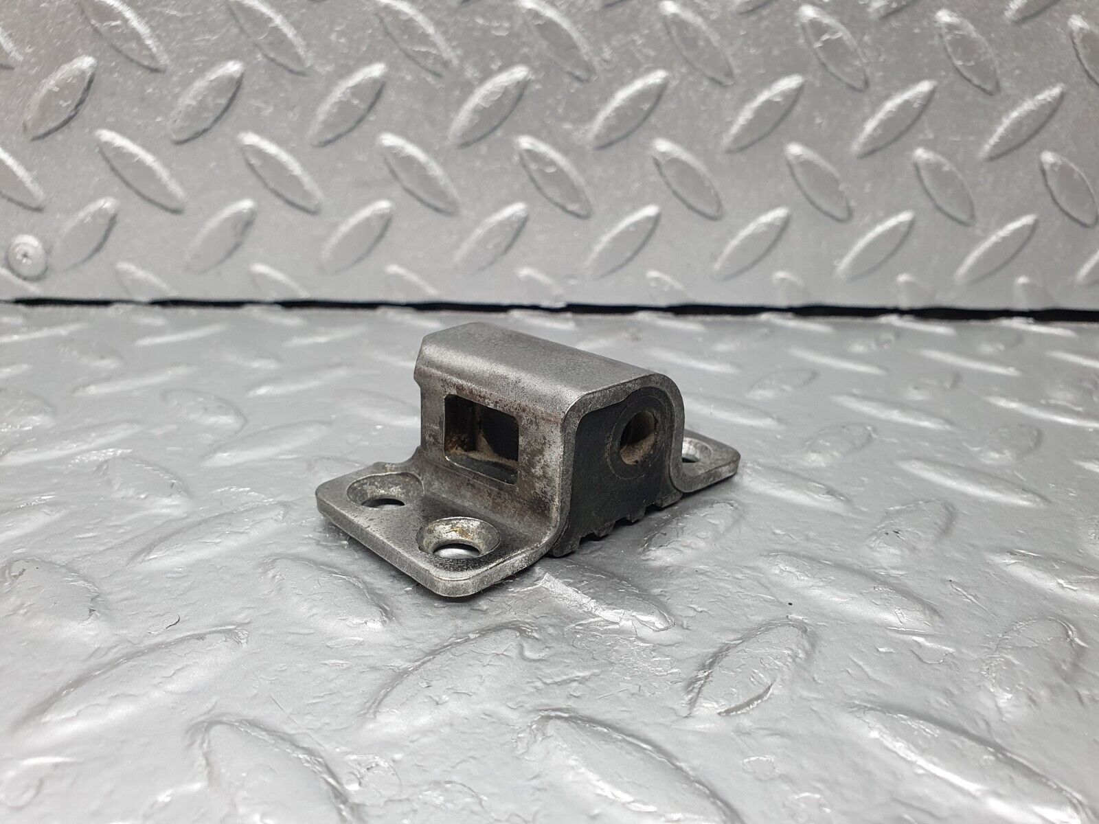 43114 Mercedes-Benz W108 280SE Door Lock Latch Right