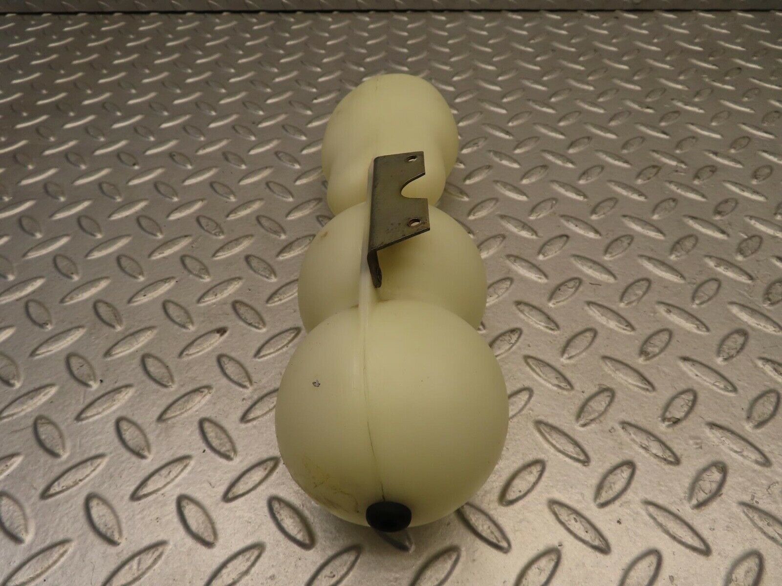 11803 Mercedes-Benz R107 450SL Vacuum Reservoir Tank