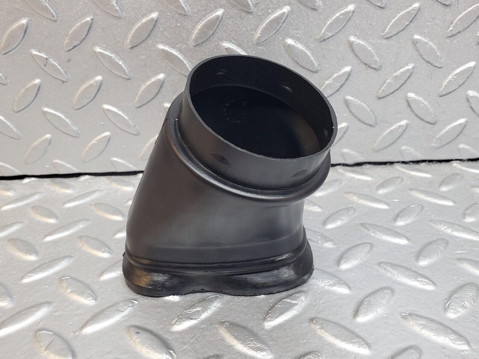 44725 Mercedes-Benz W124 220E Air Duct Left Side 1248311146