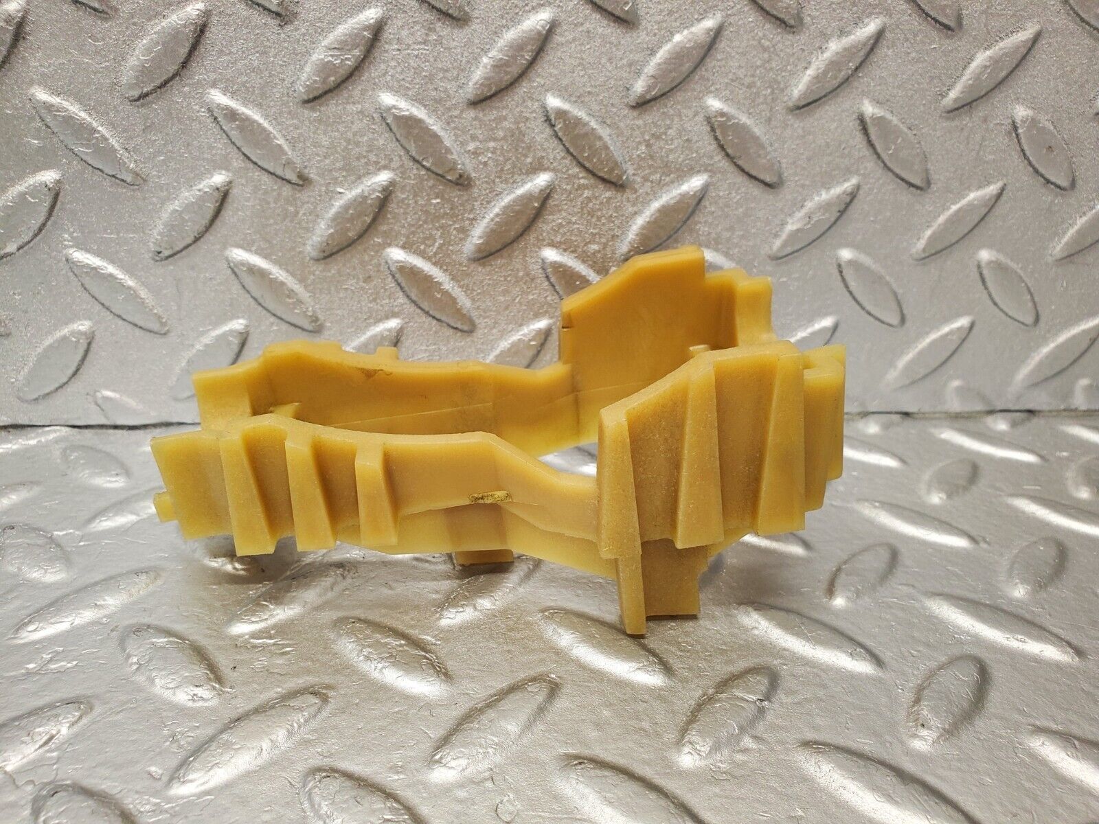 46689 Mercedes-Benz C123 280CE Coupe Automatic Gearbox Support Bracket 722.309 1262770940 1262770740