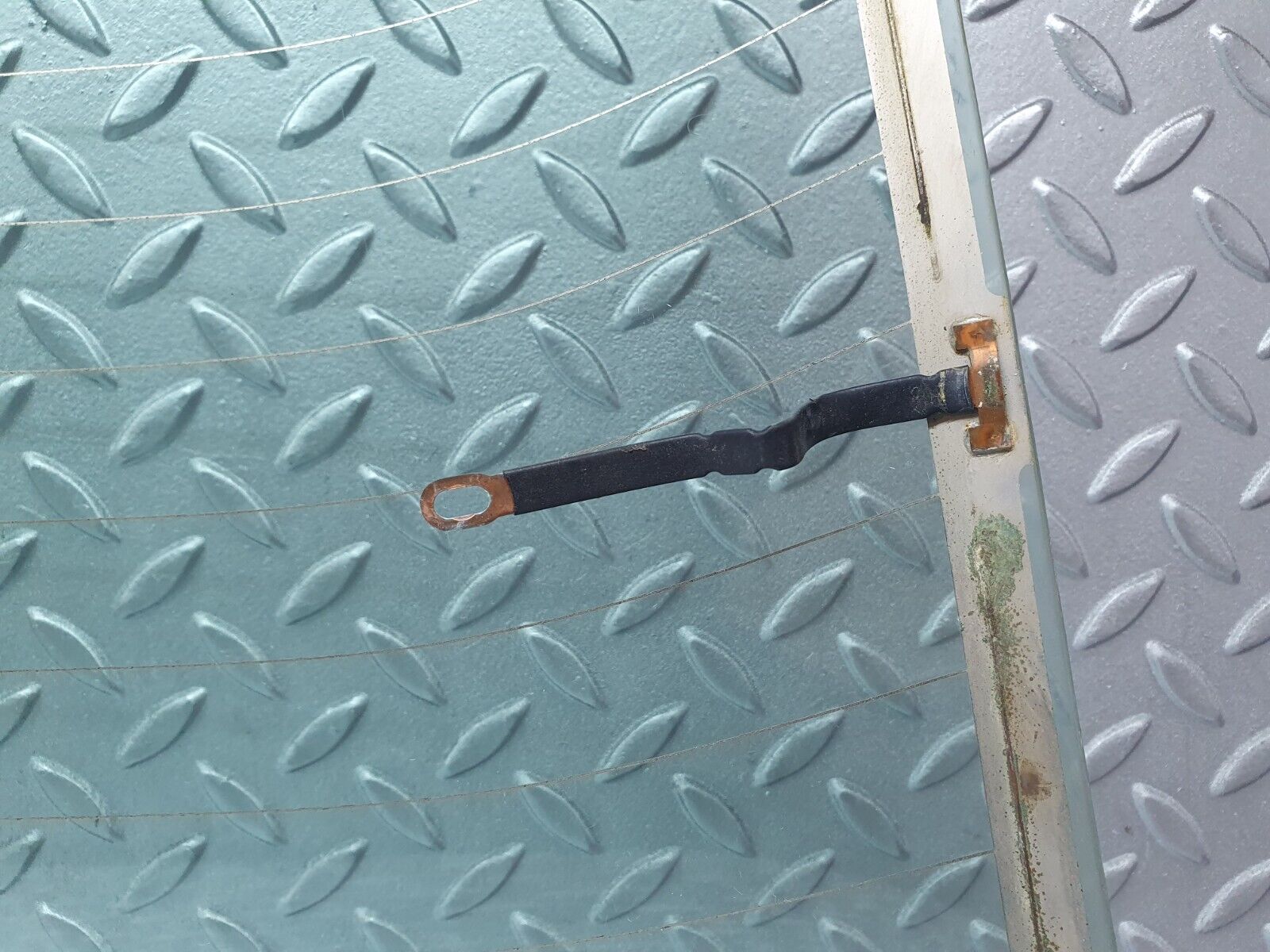 42919 Mercedes-Benz W201 190 2.0L Rear Heated Windscreen Glass