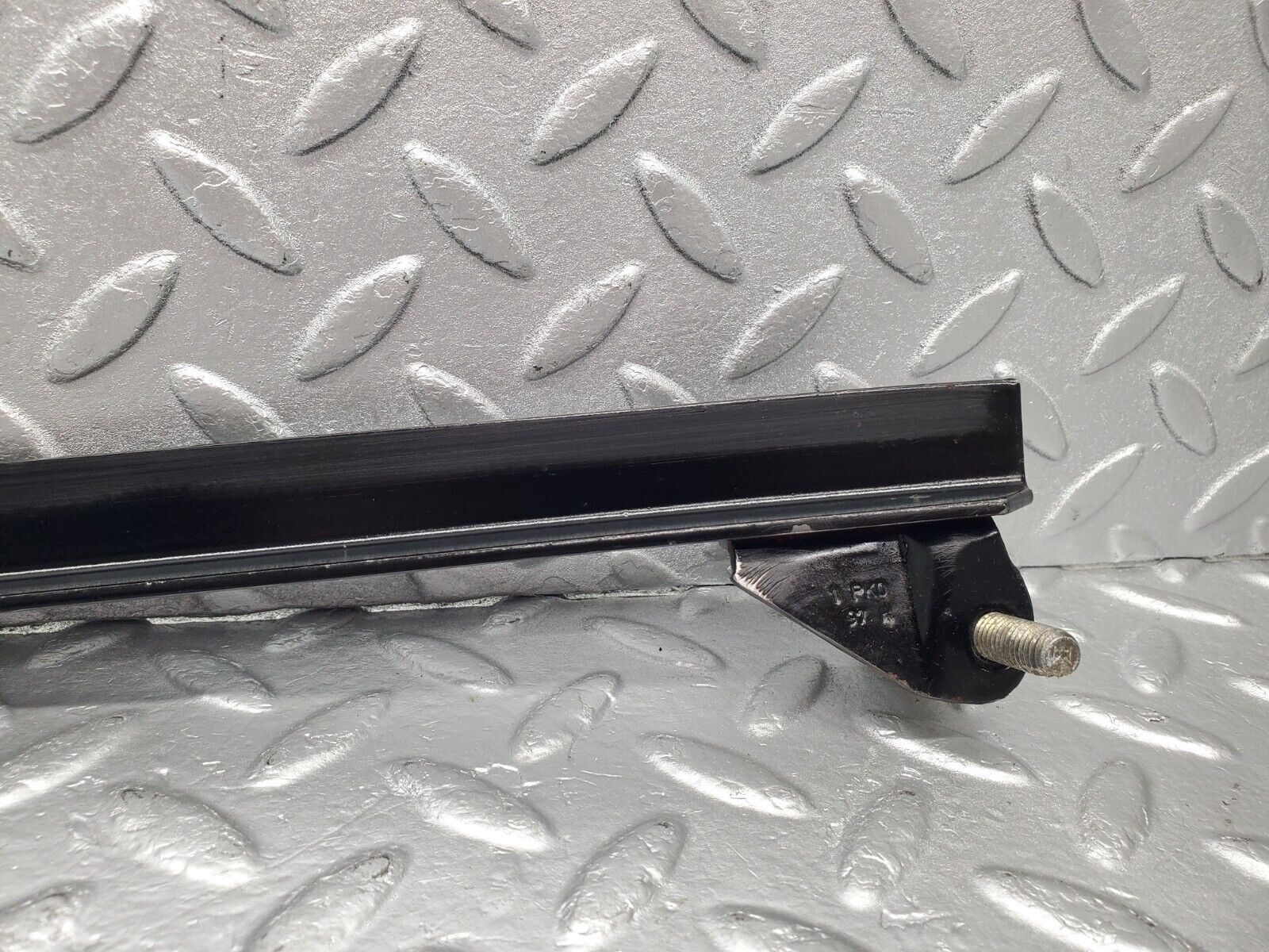 46762 Mercedes-Benz R129 320SL Coupe Front Left Window Channel