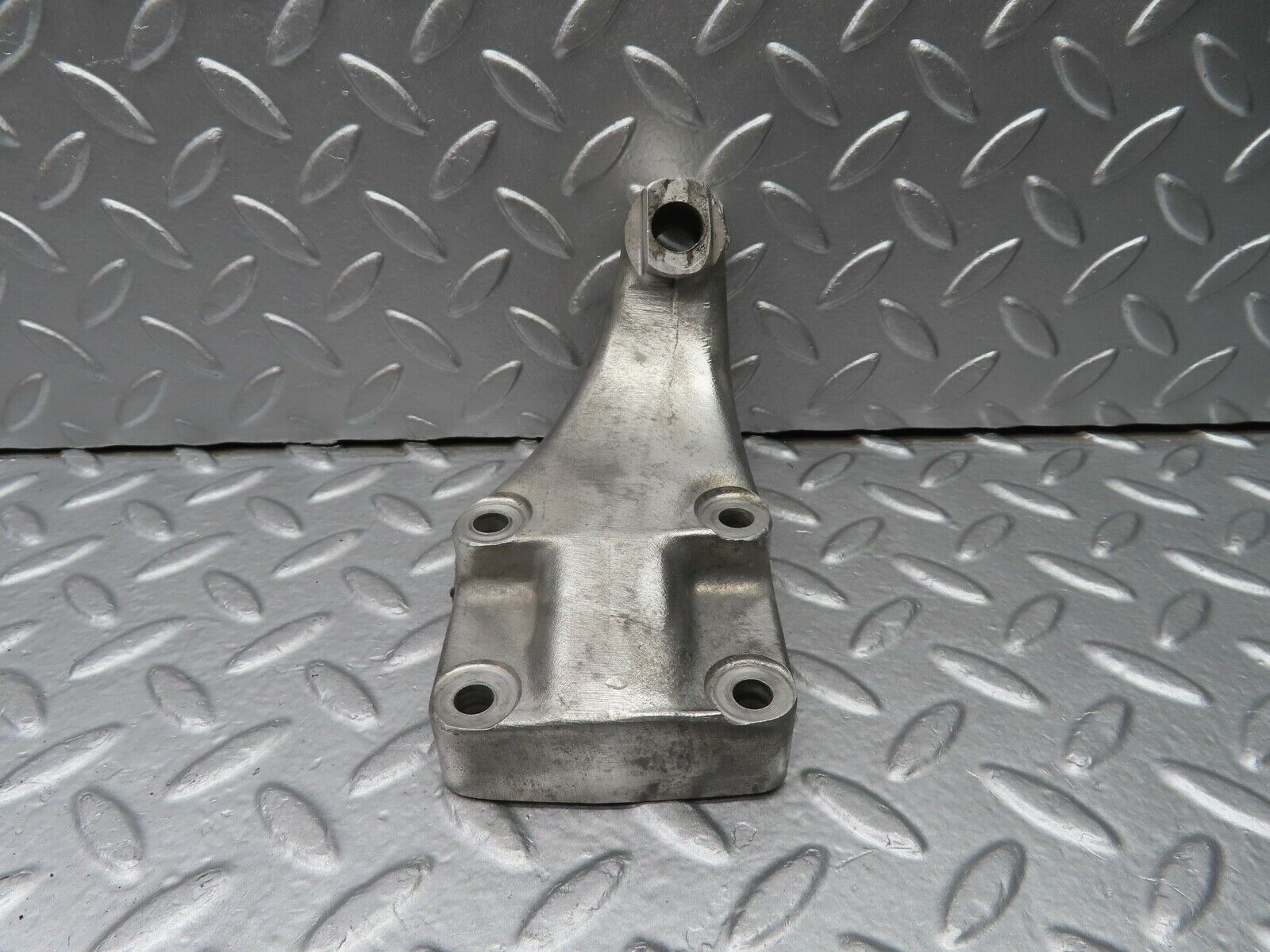 20632 Mercedes-Benz R107 450SL Engine Mount Bracket Right 1162232304