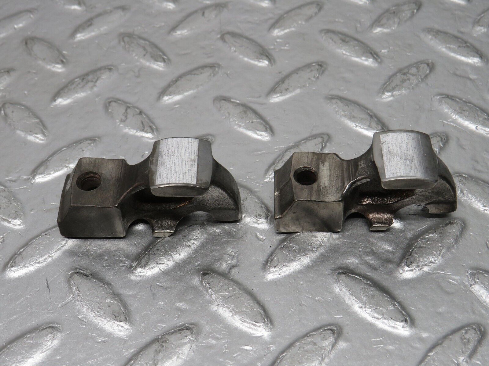 33005 Mercedes-Benz C107 R107 350 V8 Valve Rocker Arm With Spring & Tappet