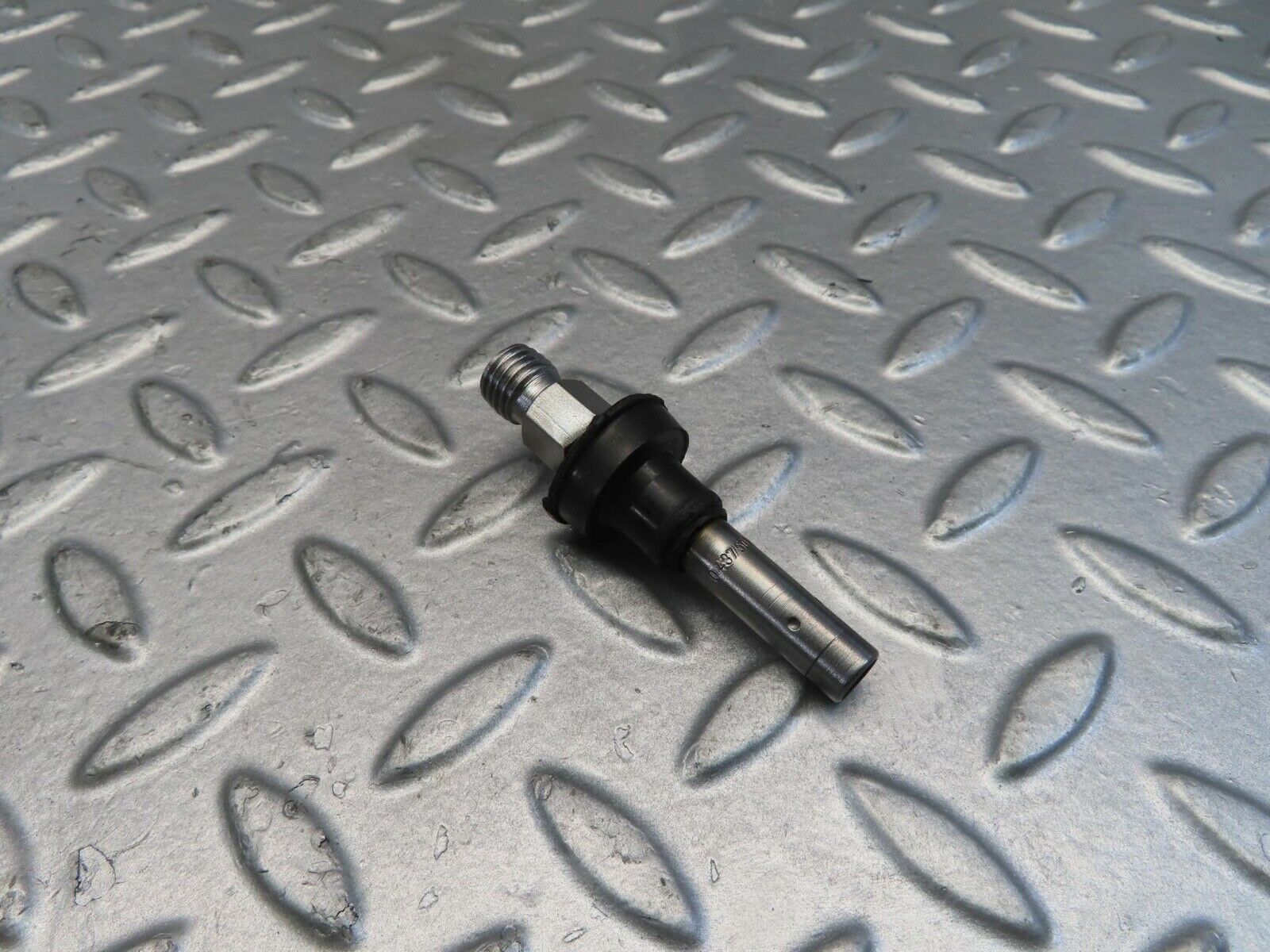 11039 Mercedes-Benz R107 W116 Fuel Injector Bosch 0437502010