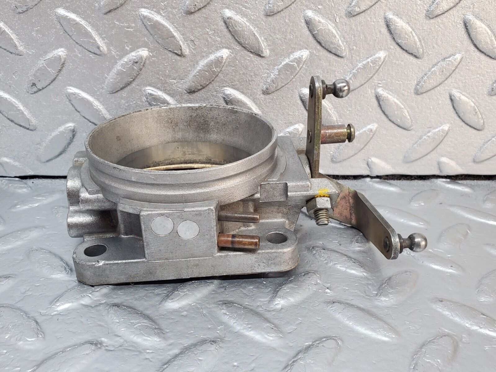 45357 Mercedes-Benz 280E M110.983 Throttle Body Valve