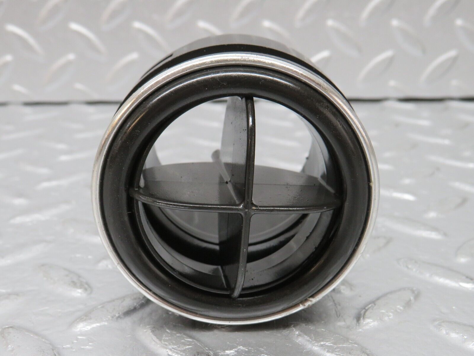 32746 Mercedes-Benz C107 R107 Dashboard Air Vent