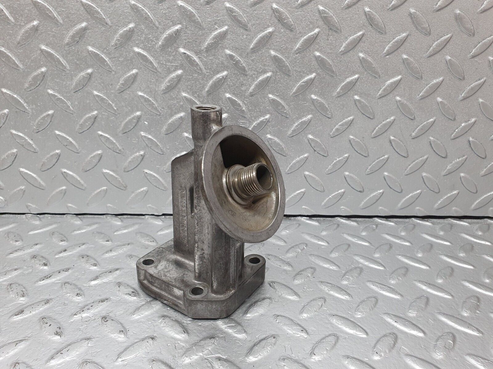 41629 Mercedes-Benz W124 200E Oil Filter Housing 1021800038
