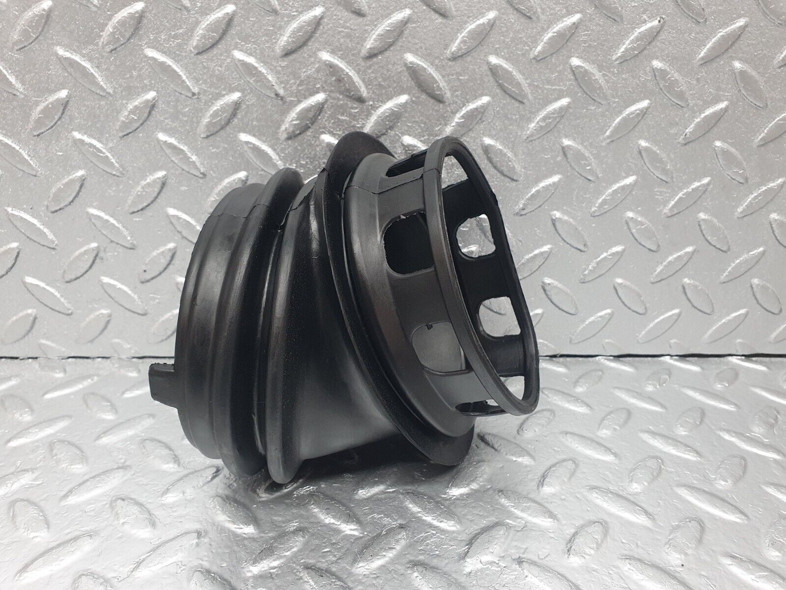 43609 Mercedes-Benz C126 380SEC Coupe Fuse Box Rubber Grommet 1265450146