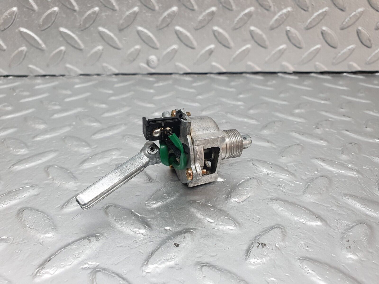 42901 Mercedes-Benz W201 190 2.0L Heater Control Switch