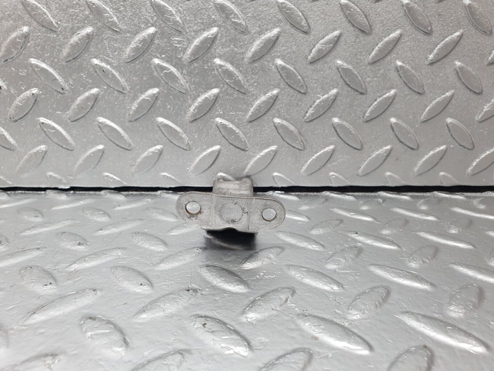 42603 Mercedes-Benz R129 320SL Coupe Wind Deflector Cover Support