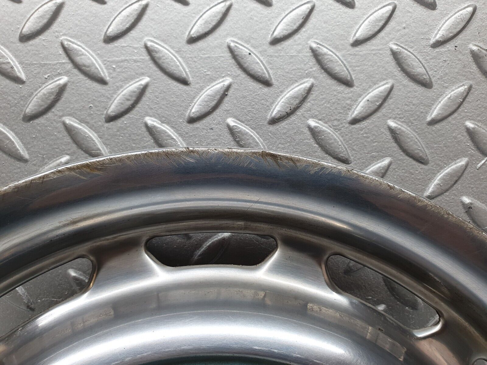 44164 Mercedes-Benz C123 230CE Coupe Wheel Hub Cap 14''