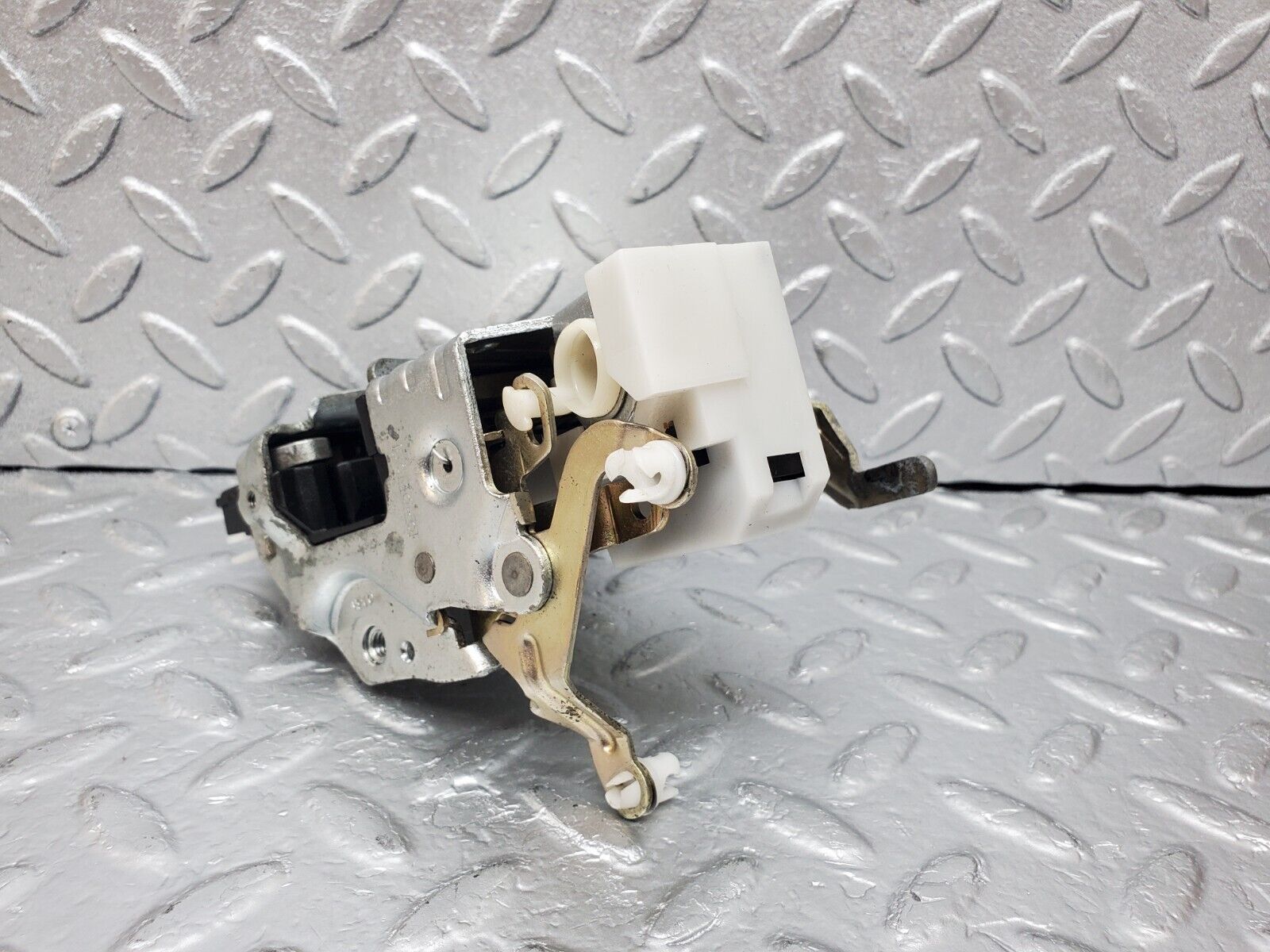 44993 Mercedes-Benz R129 300SL Coupe Left Door Lock Mechanism