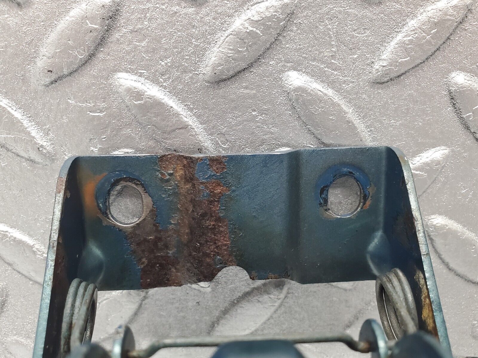 46482 Mercedes-Benz C123 280CE Coupe Fuel Tank Flap Cap 1235840039