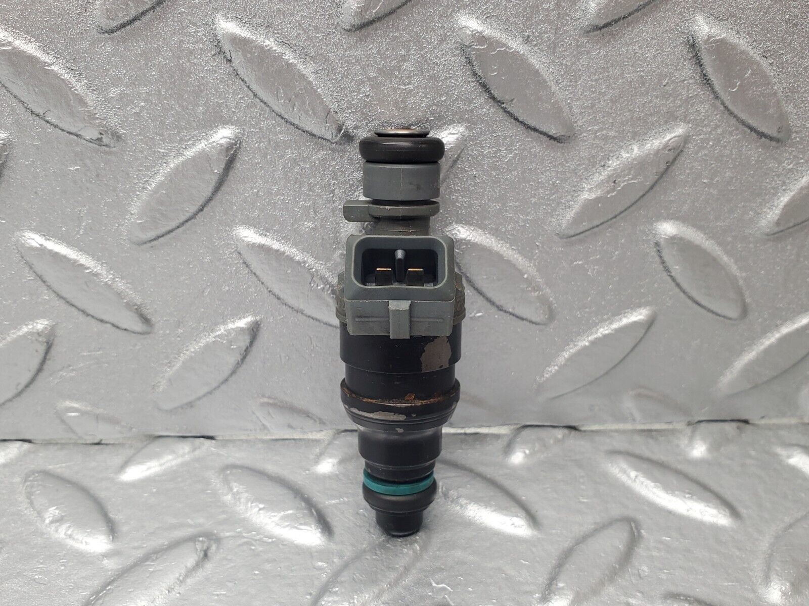 46241 Mercedes-Benz W124 280E Fuel Injector Bosch 0280155209 0000787323