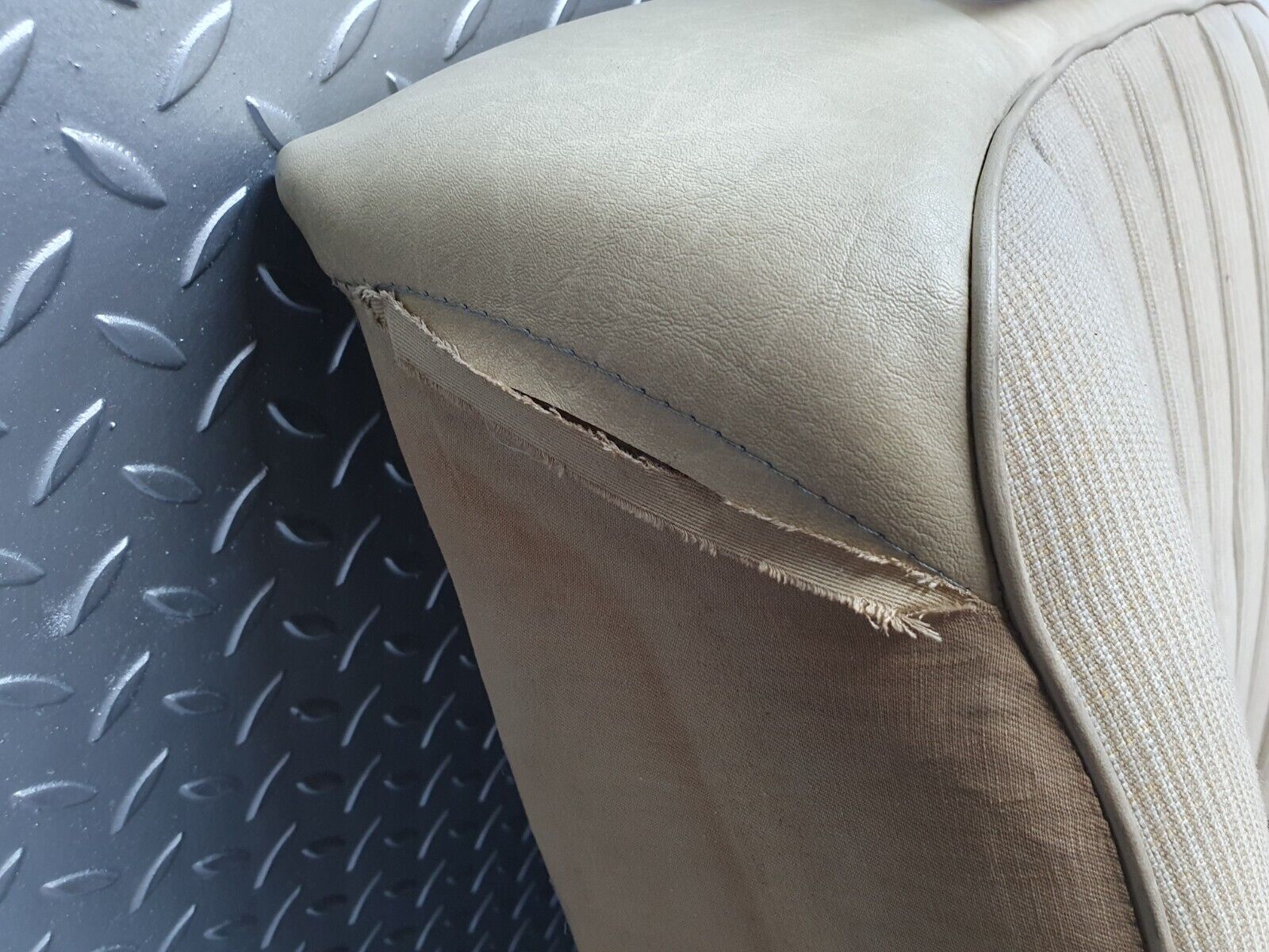 44208 Mercedes-Benz C123 230CE Coupe Rear Seat Beige 1239200316