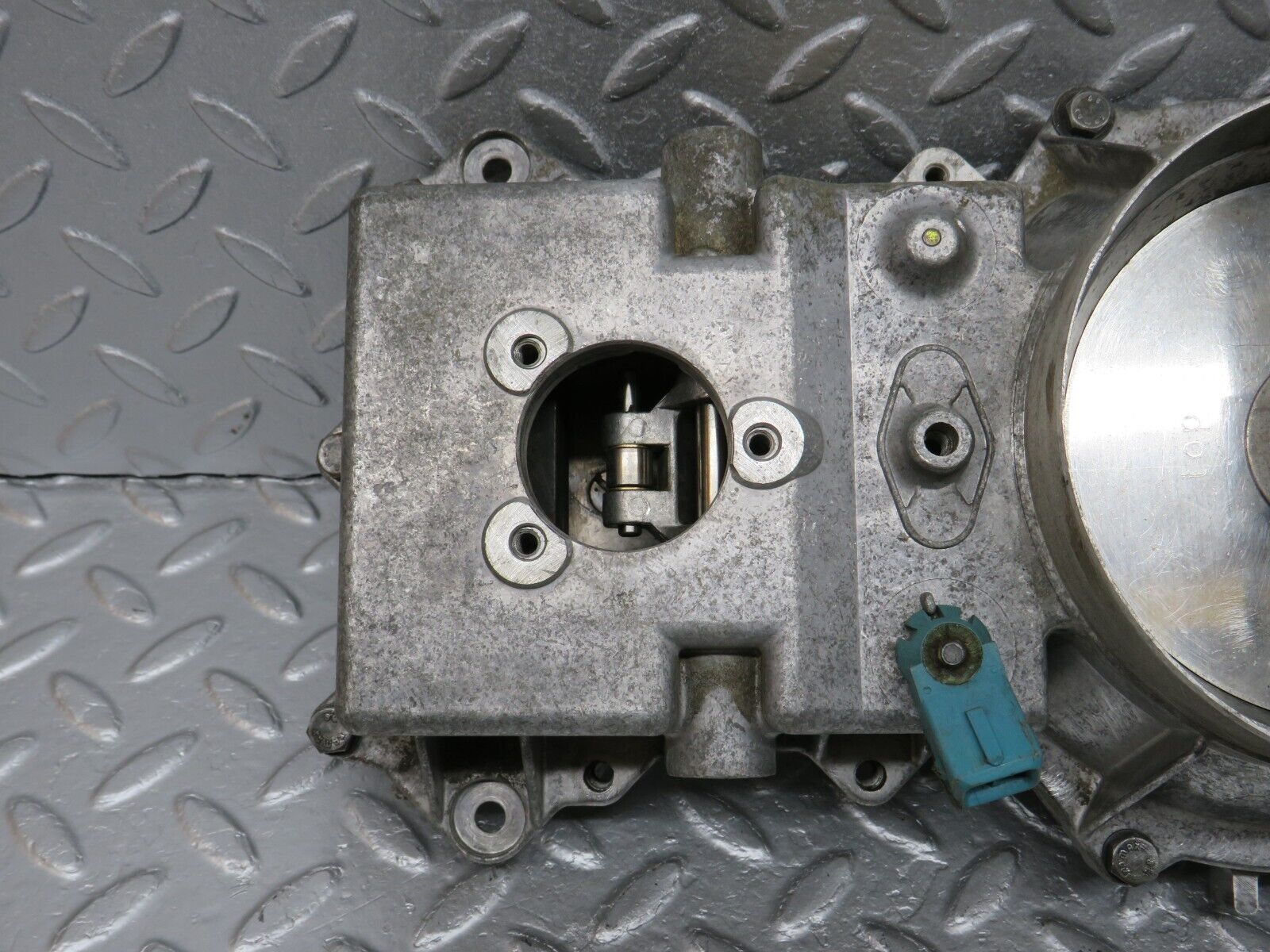 40054 Mercedes-Benz R107 350SL Air Flow Mass Meter Sensor Bosch 0438120062 1171410590