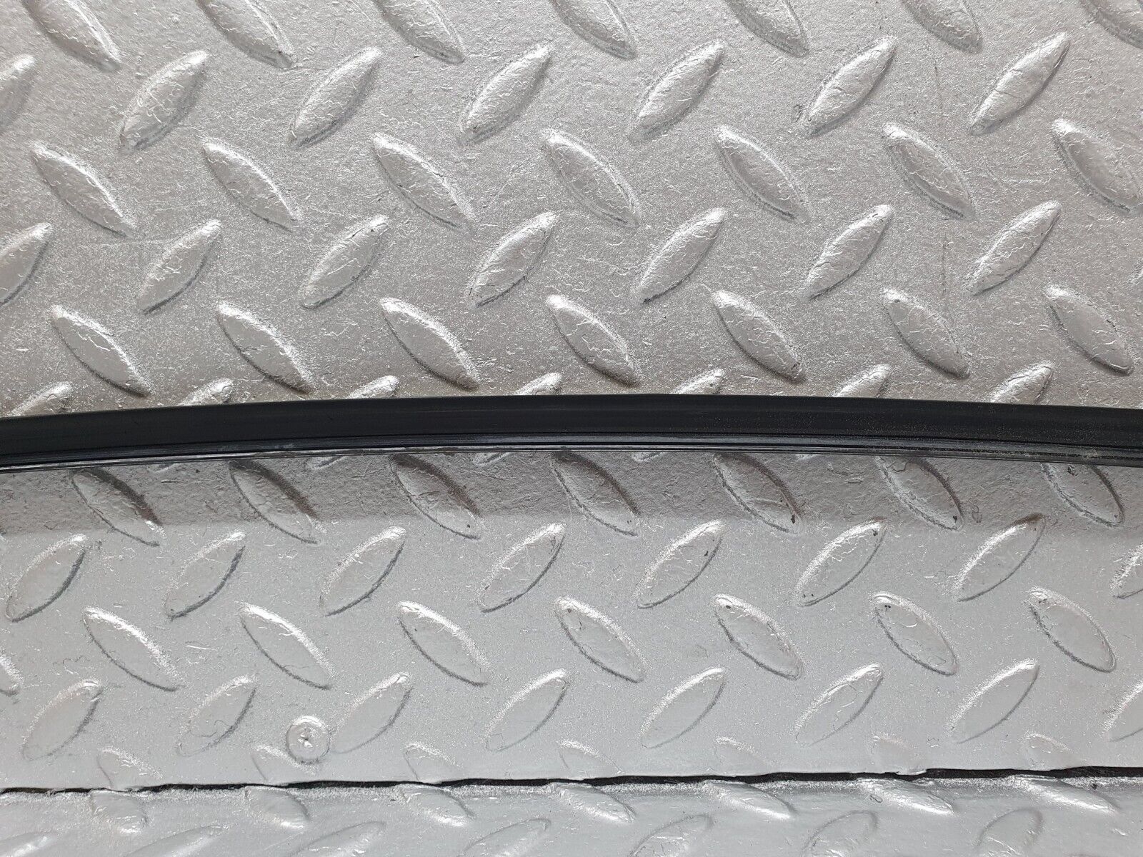 42641 Mercedes-Benz R129 320SL Coupe Front Windscreen Top Chrome Moulding Trim