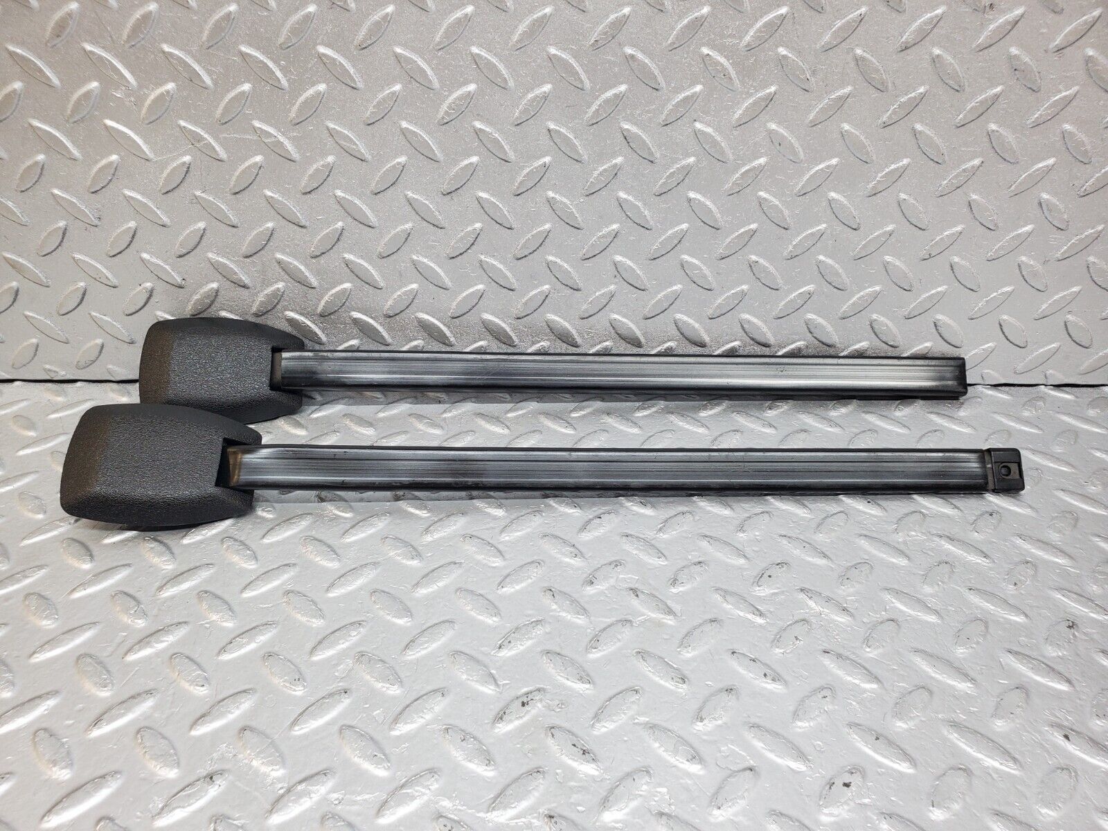 44777 Mercedes-Benz W124 220E Seat Belt Runner Pair 1249193520