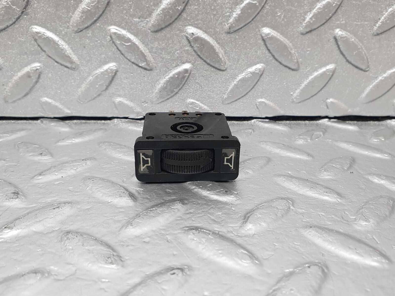 43654 Mercedes-Benz C126 380SEC Coupe Speaker Volume Control Switch