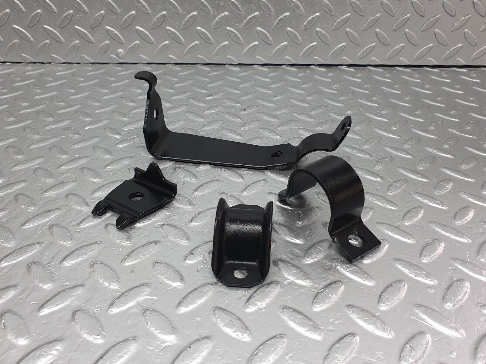 42119 Mercedes-Benz W202 C200 Anti Roll Bar Holder Bracket Front Left