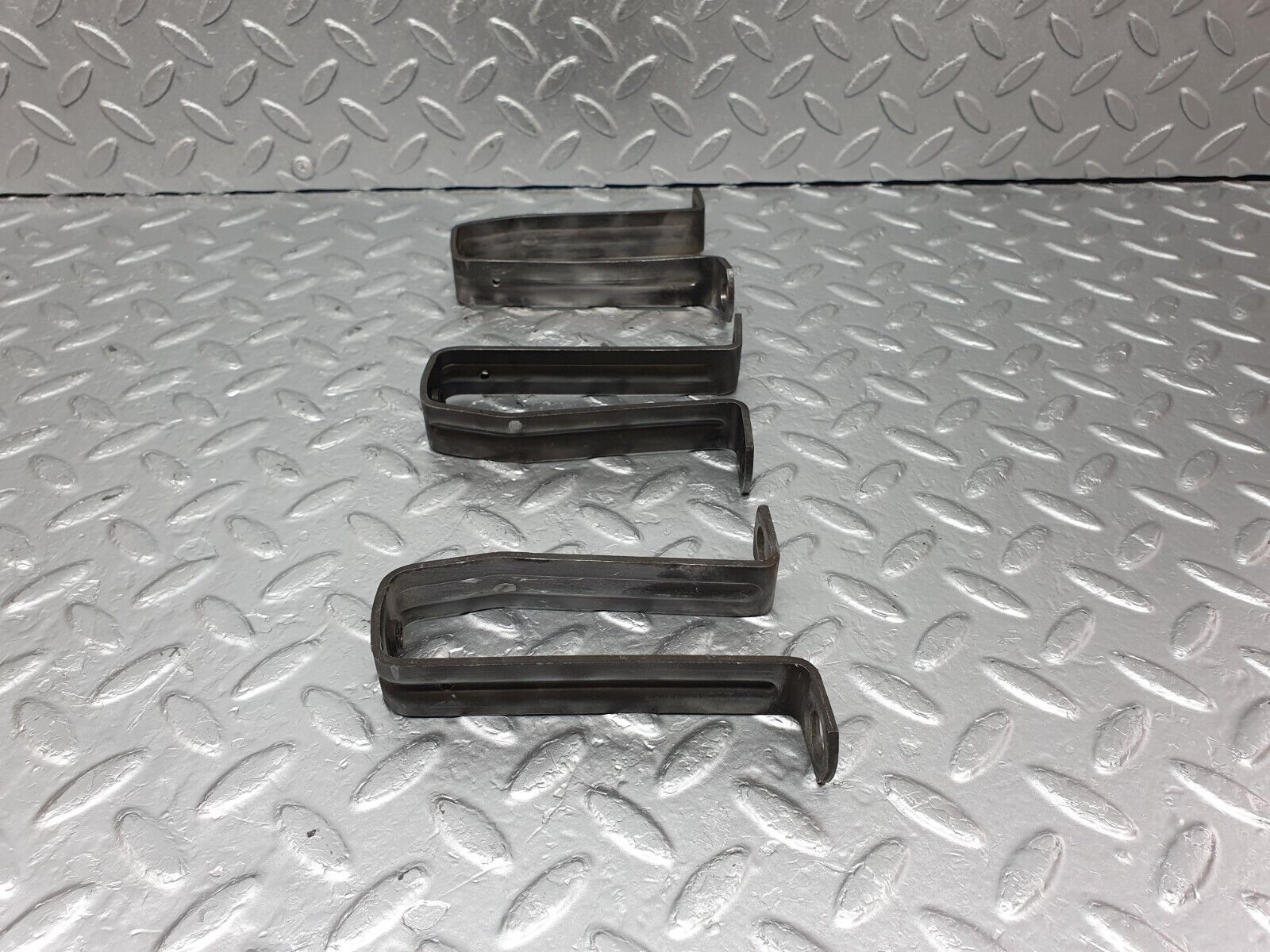 43379 Mercedes-Benz W108 280SE Camshaft Oil Tube Holder Set