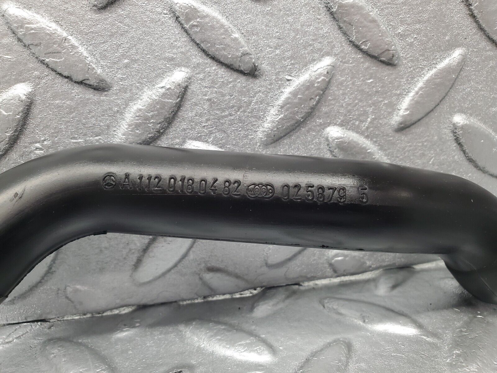 47002 Mercedes-Benz R129 320SL Coupe Crankcase Breather Hose 1120180482