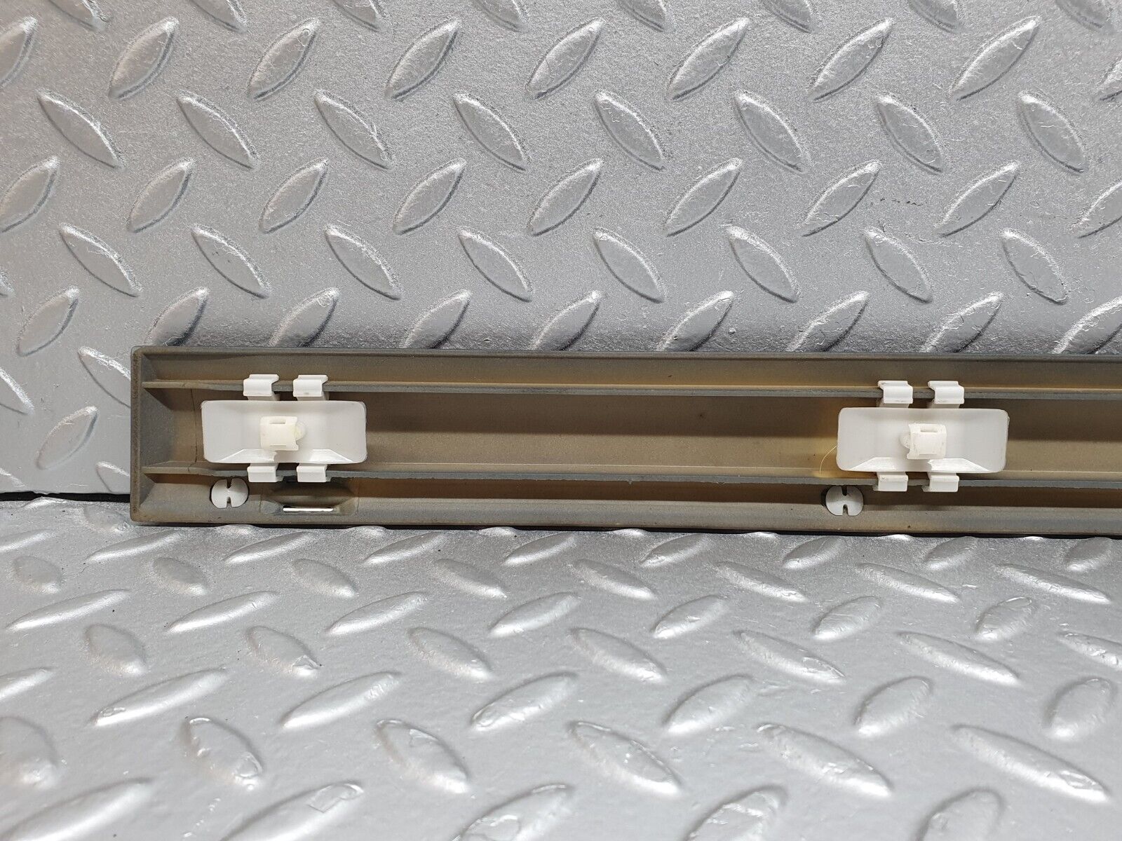 41805 Mercedes-Benz W202 C200 Front Left Door Centre Moulding Trim 2026909362