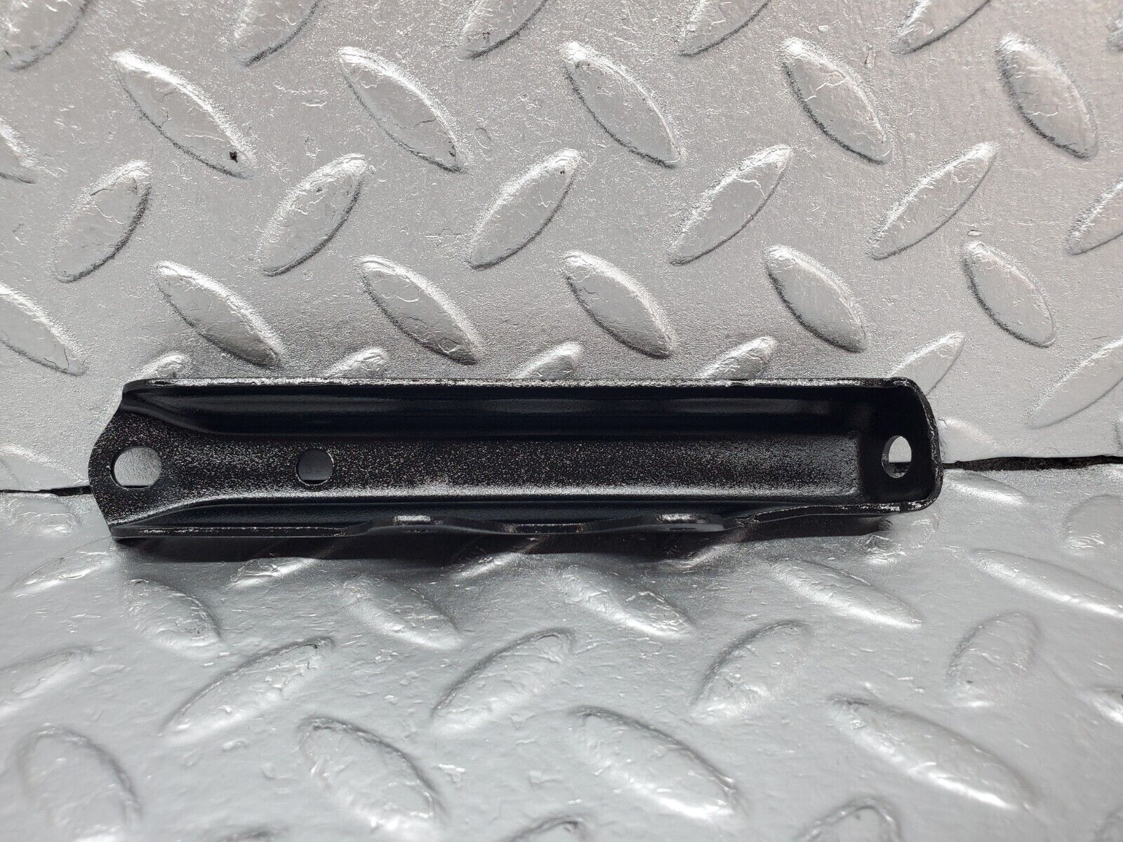 45239 Mercedes-Benz R129 300SL Coupe Air Intake Manifold Bracket