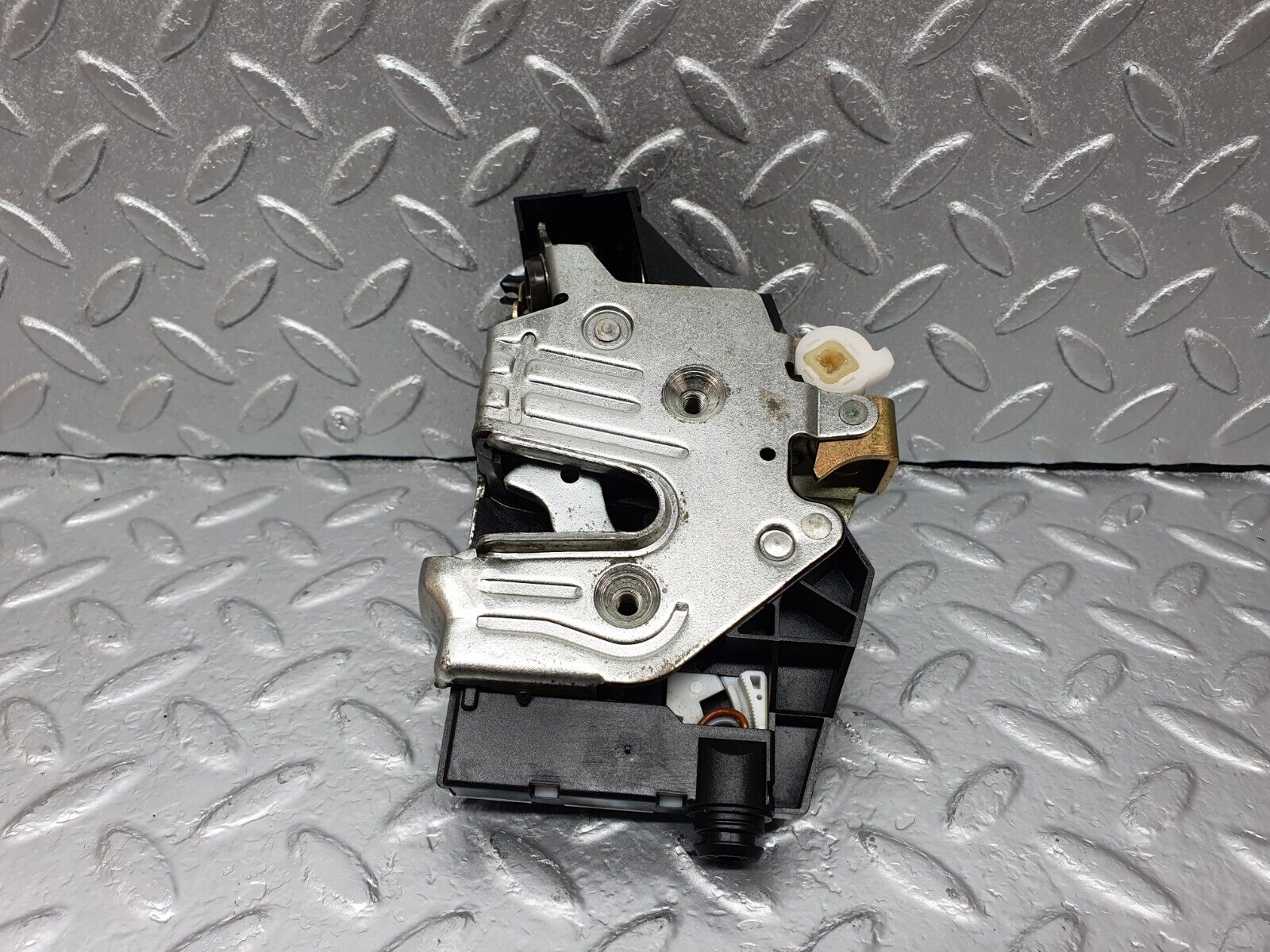42219 Mercedes-Benz R129 320SL Coupe Right Door Lock Mechanism