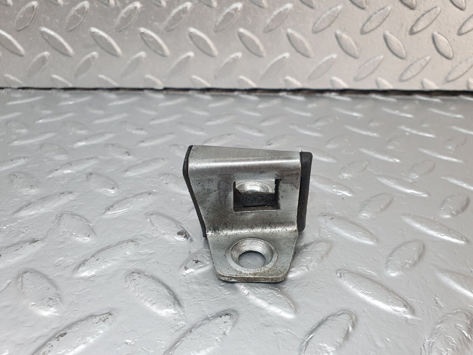 42889 Mercedes-Benz W201 190 2.0L Door Lock Latch