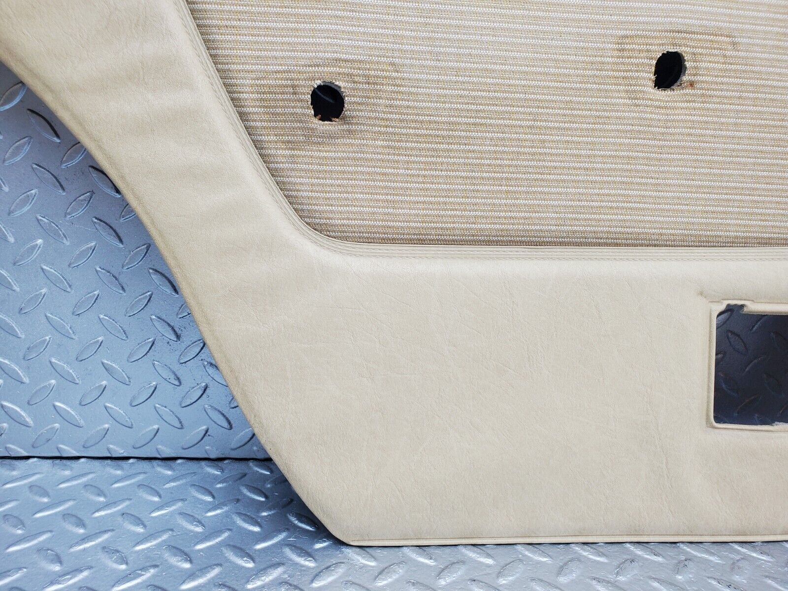 44380 Mercedes-Benz W123 280E Rear Left Door Card Beige