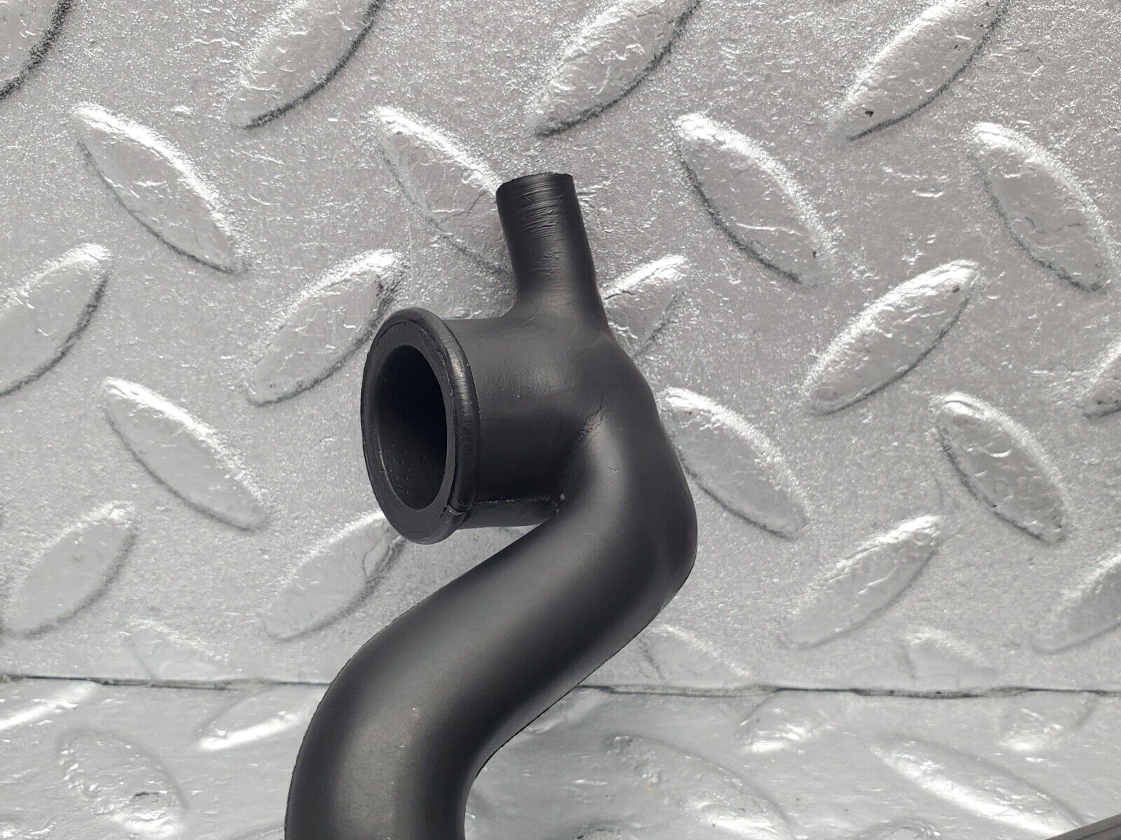 46427 Mercedes-Benz C123 280CE Coupe Crankcase Breather Hose Pipe 1100942482