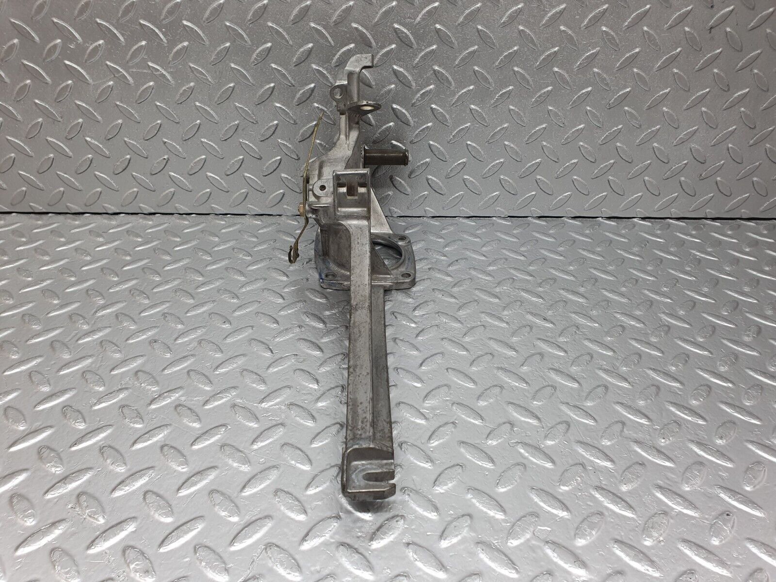 43706 Mercedes-Benz C126 380SEC Coupe Brake Pedal Bracket 1262901819