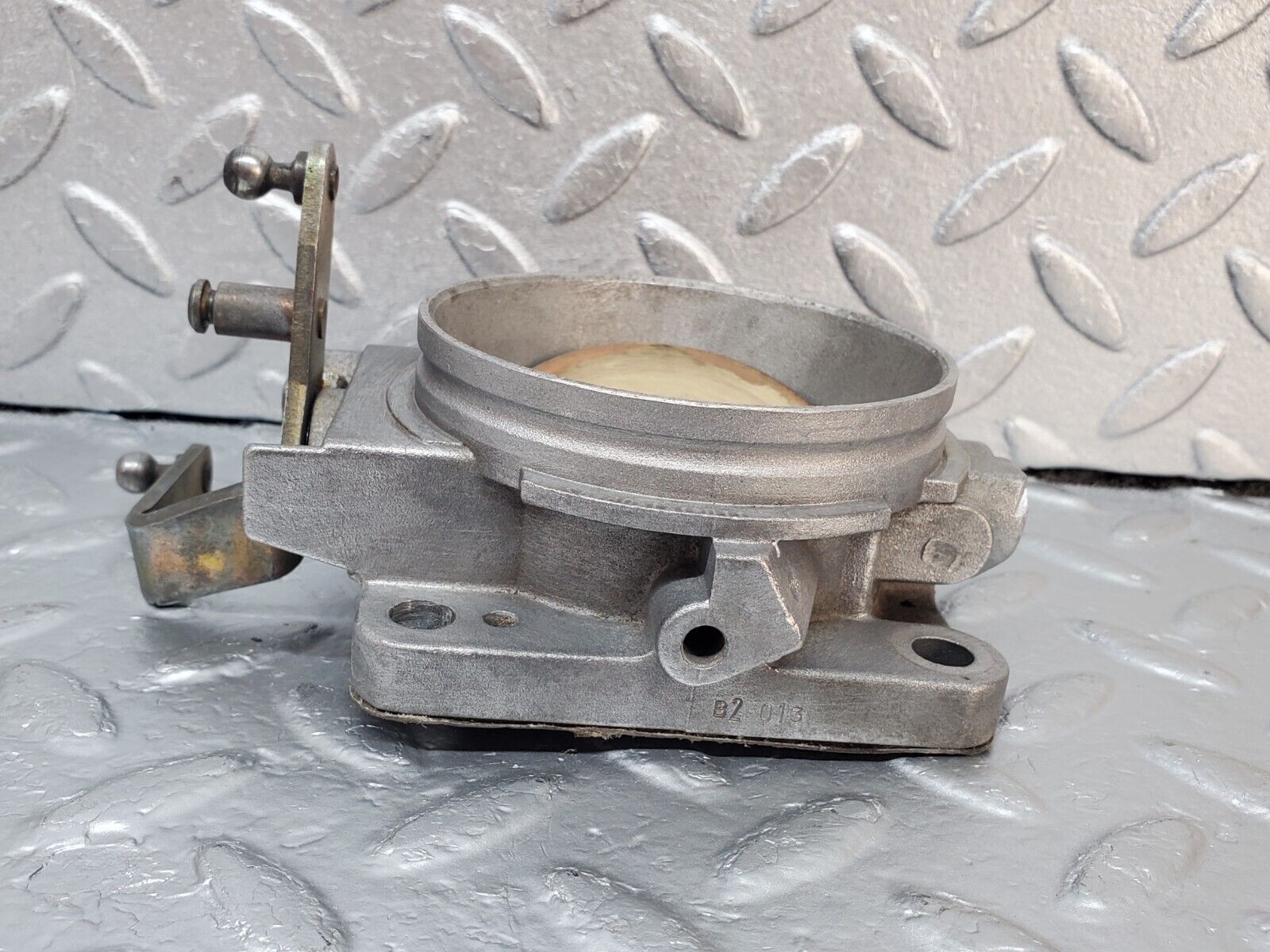 45357 Mercedes-Benz 280E M110.983 Throttle Body Valve