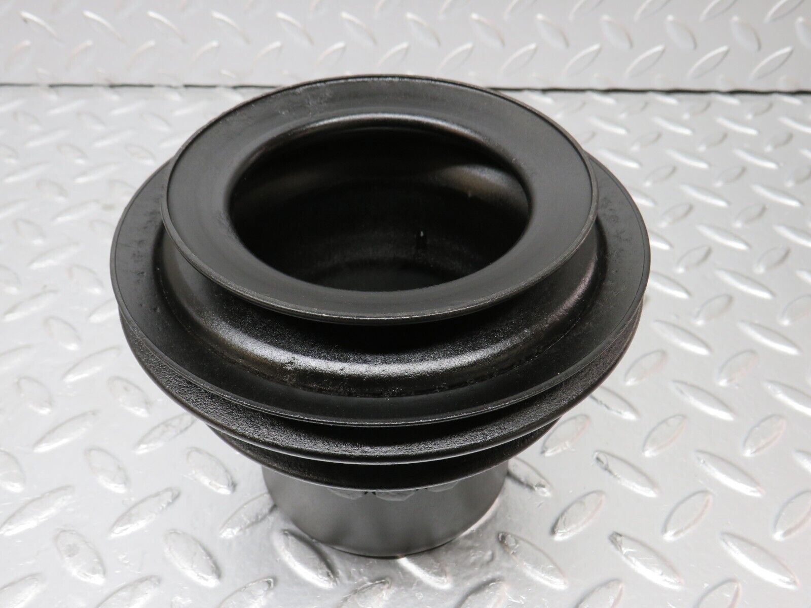 32943 Mercedes-Benz C107 R107 450 V8 Crankshaft Pulley