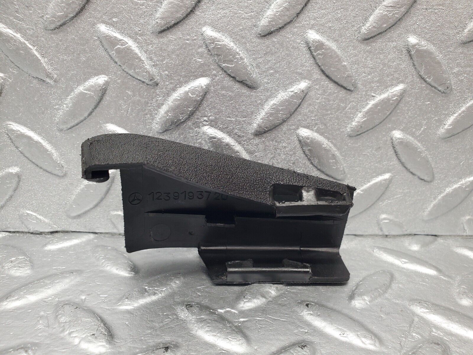 46617 Mercedes-Benz C123 280CE Coupe Front Right Seat Cover Trim Black 1239193720